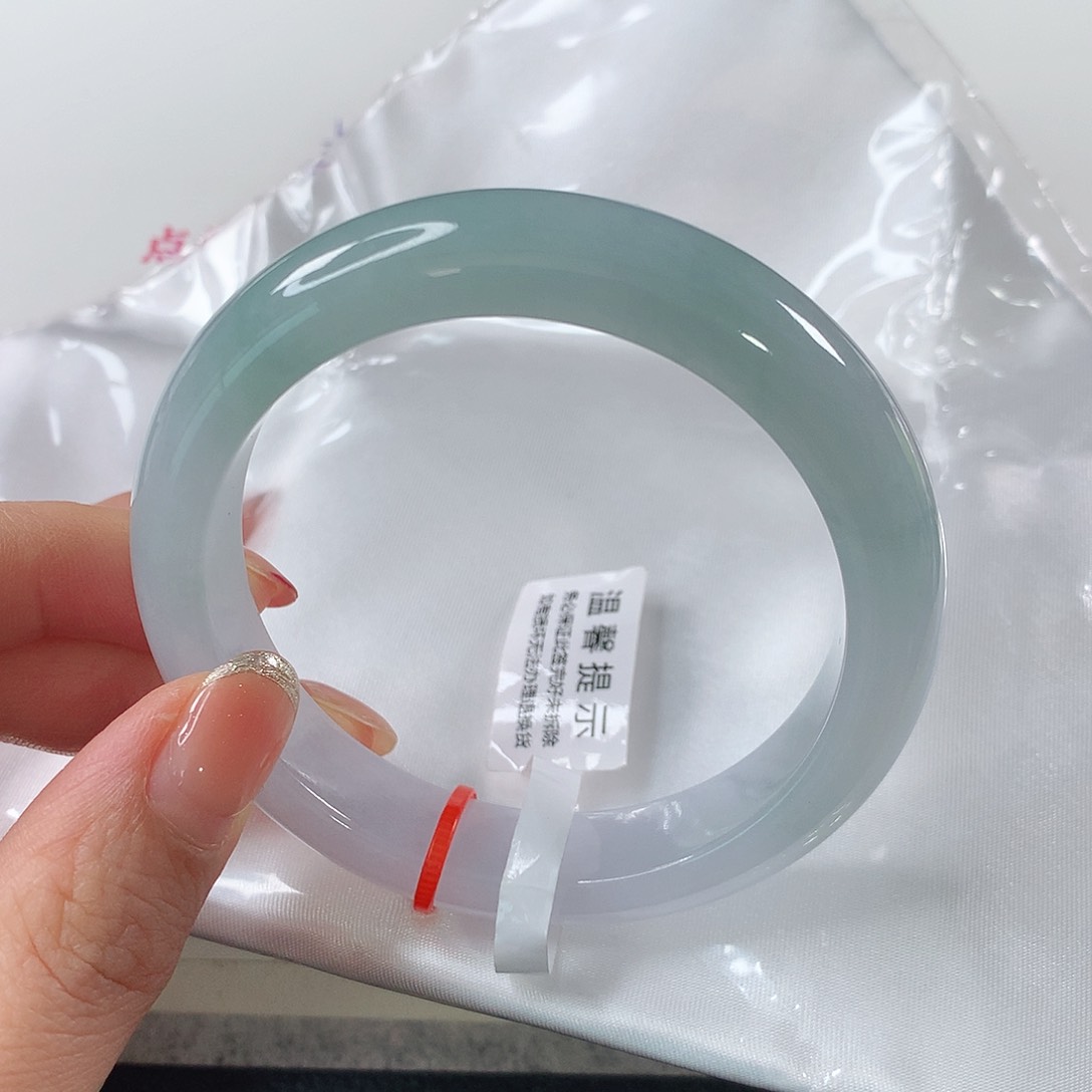 翡翠手镯未镶嵌 正圈①⑧①
