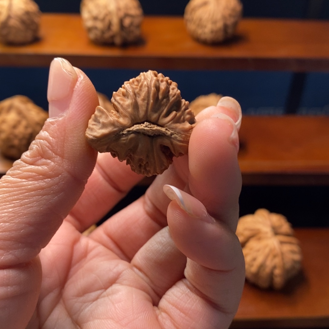 褚***壮吊坠文玩核桃南疆