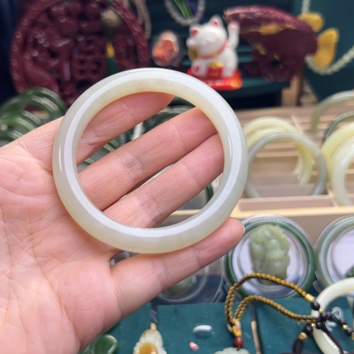 和田玉手镯未镶嵌ෆ**蜂蜜水56.5