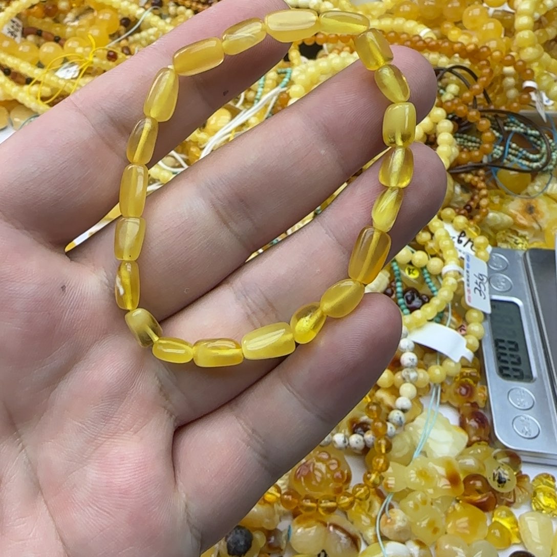 琥珀未镶嵌裸石3.7克01