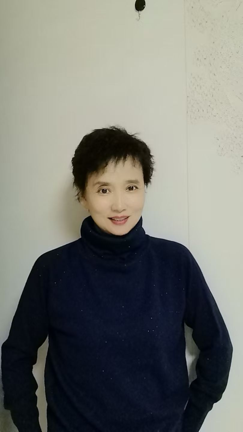 全新羊绒衫全新 深蓝色穿到115斤身高162CM 不退换