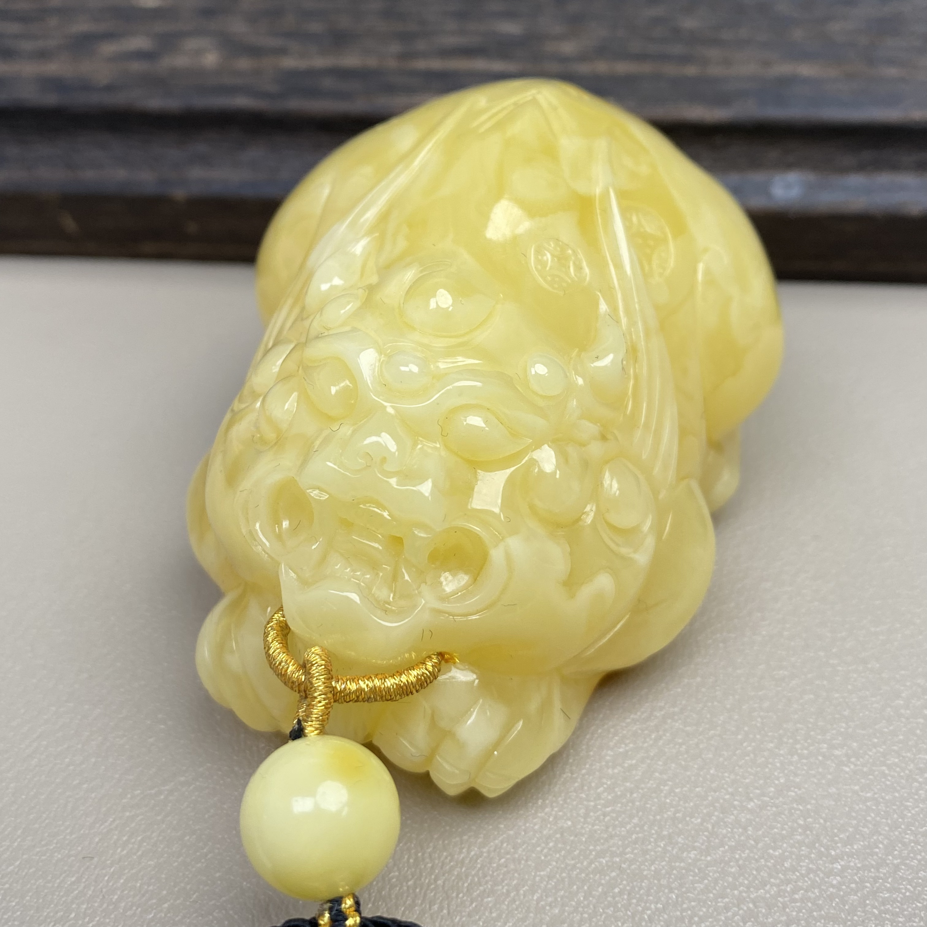68.3克50.5×31×19毫米天然蜜蜡貔貅吊坠招财貔貅平安扣无事牌水滴