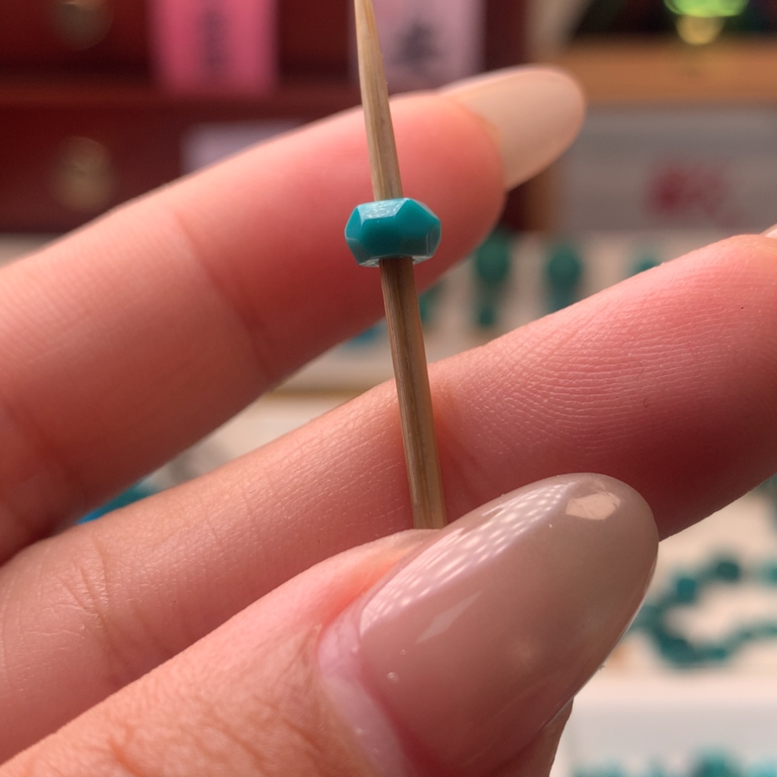 尚***颖绿松石未镶嵌配饰