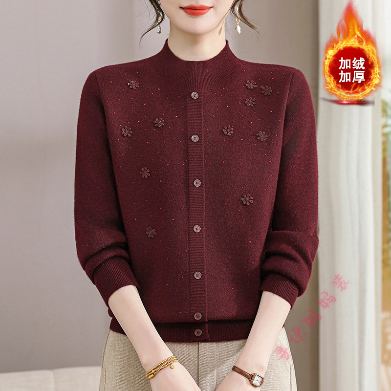 新款时尚妈妈装冬季加绒加厚打底衫中年女针织一体绒保暖洋气毛衣