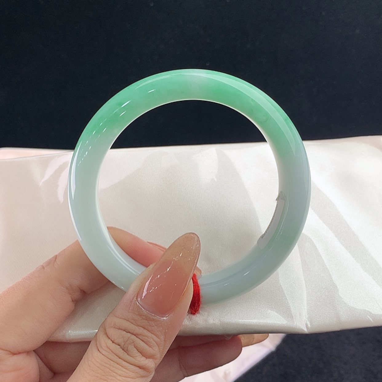 【闪购商品】未镶嵌手镯翡翠正57