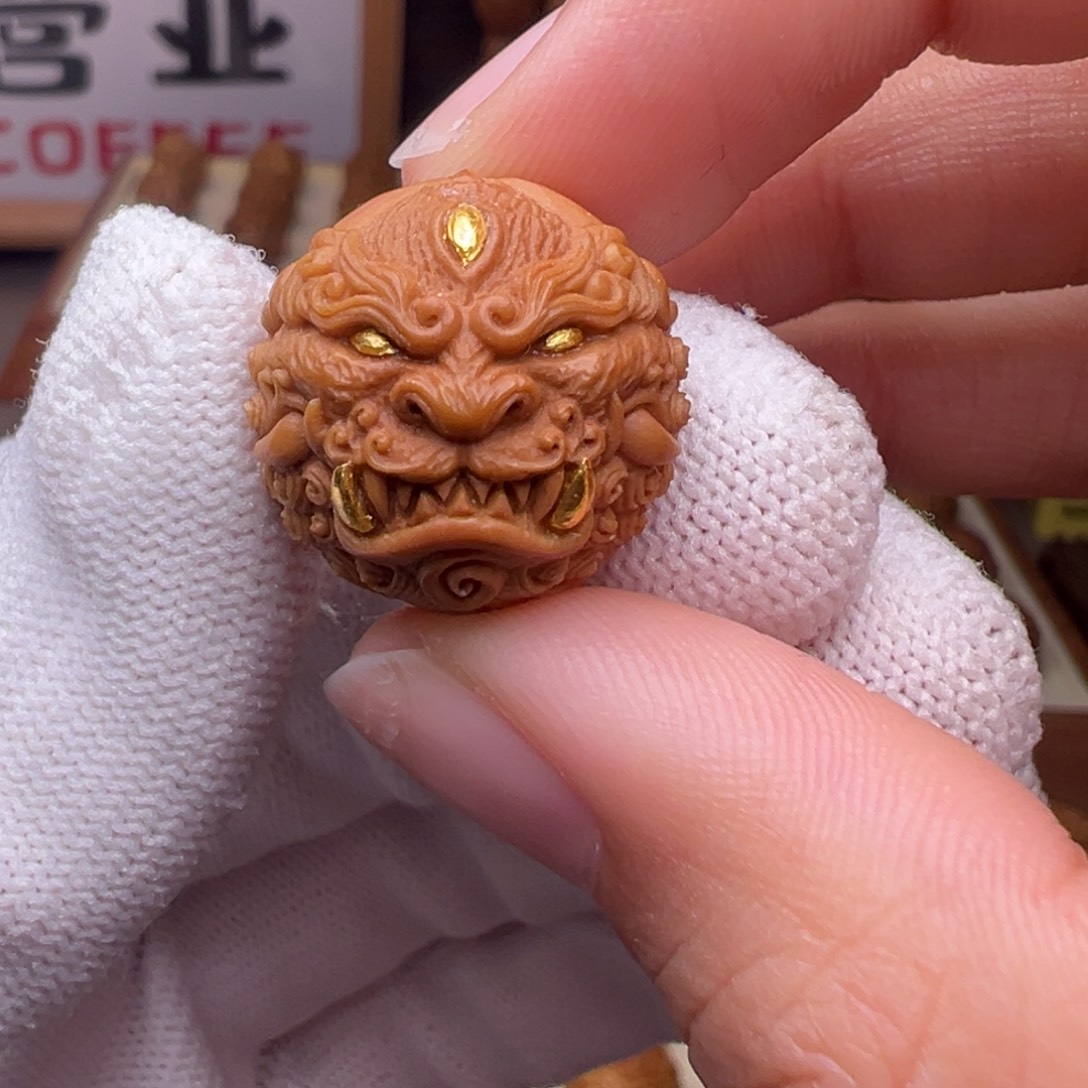 猴头核桃把件精修镶嵌金唐狮全品有正常封口线