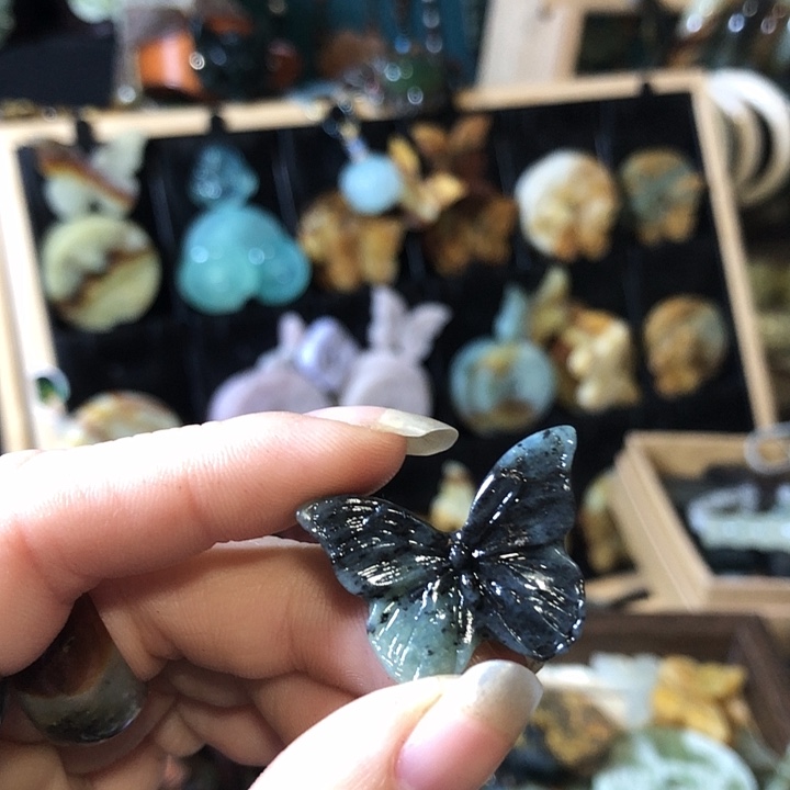 岫玉未镶嵌岫玉挂件