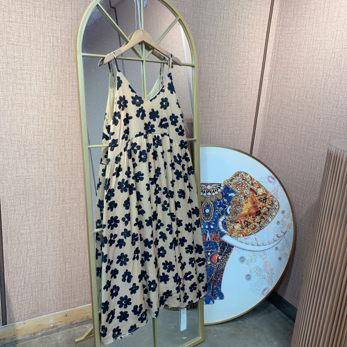 CR136孕妇杏色碎花吊带裙M90-120 L130 XL140 2XL150