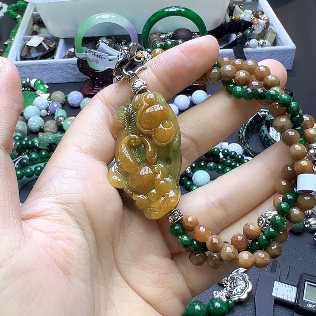 爱***宝翡翠未镶嵌手链199