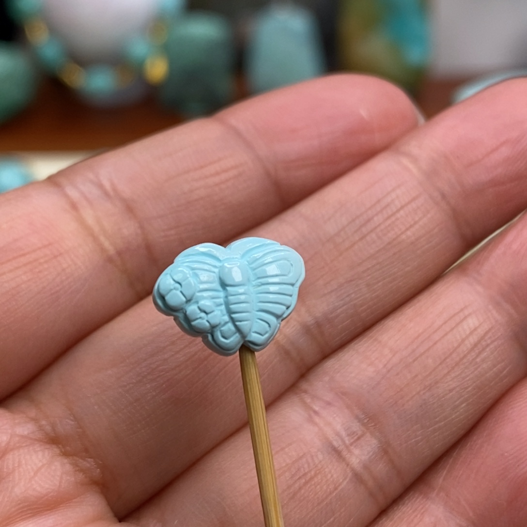 绿松石未镶嵌珠宝奇石