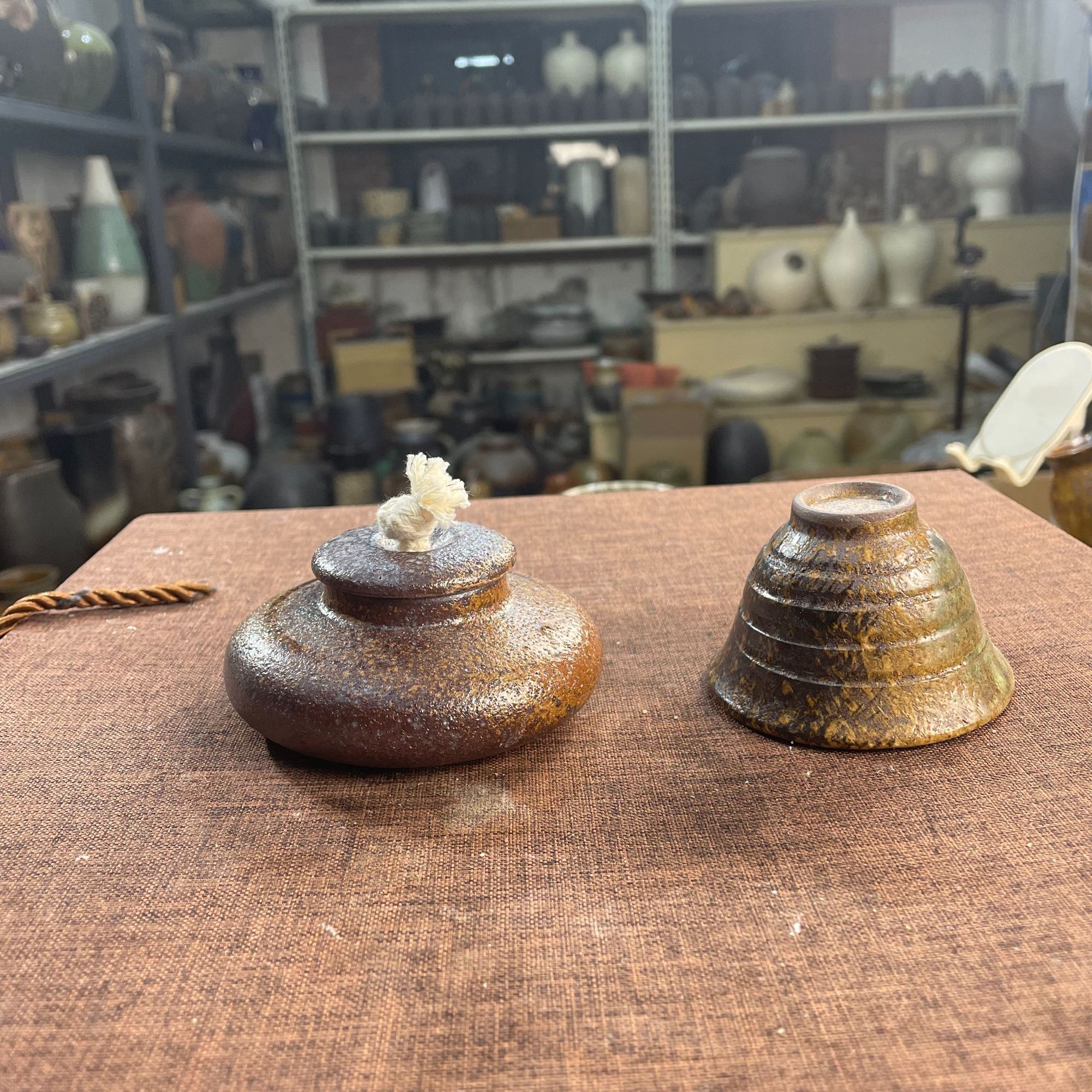 当代 底部直径8.5高度5紫砂粗陶酒精罐