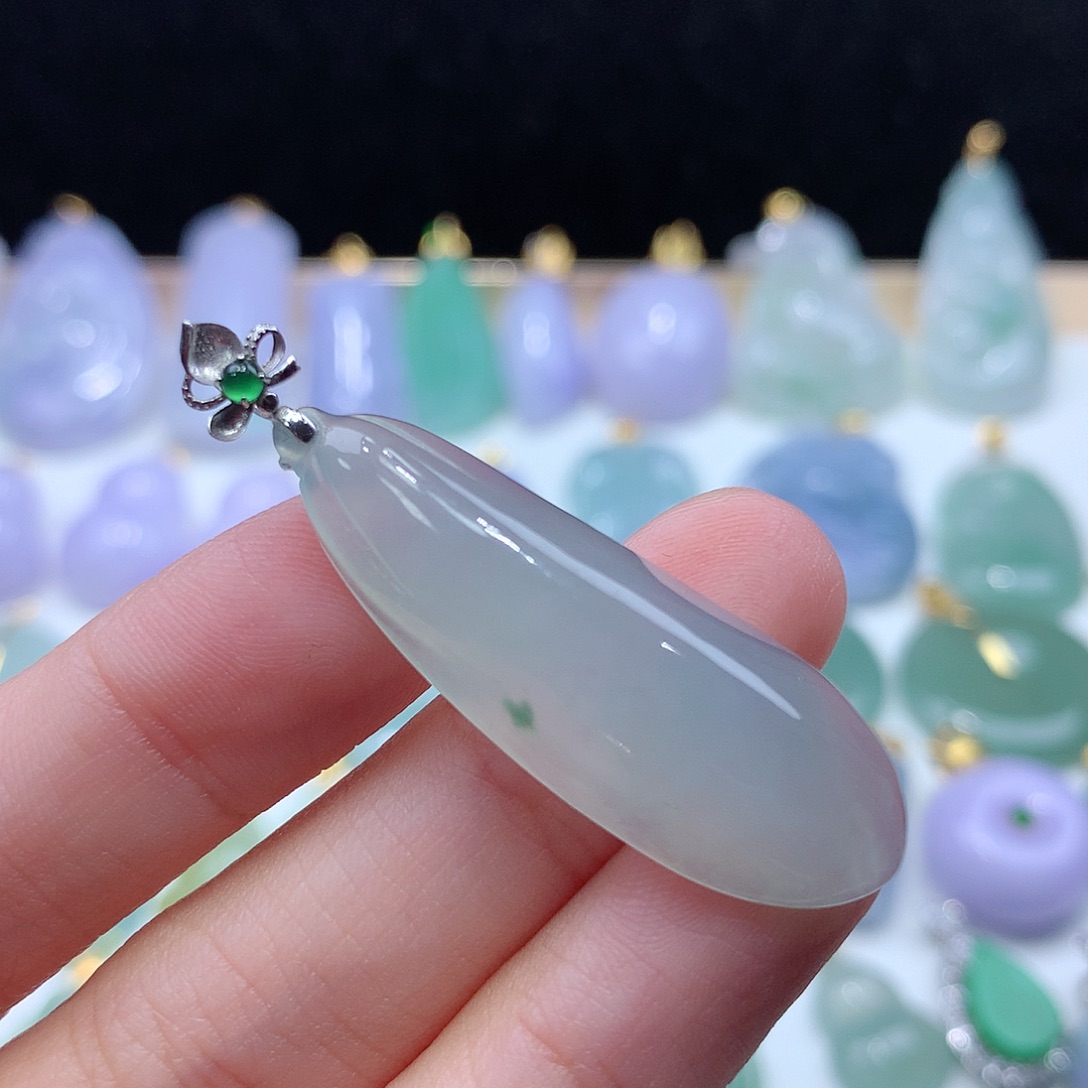 颈饰18K金镶嵌翡翠翡翠