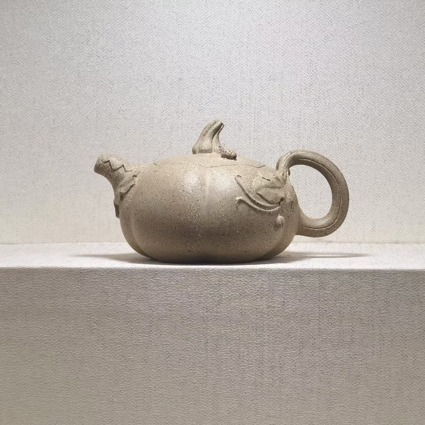 （瑕疵）原矿芝麻段泥全手工南瓜壶，容量150cc。