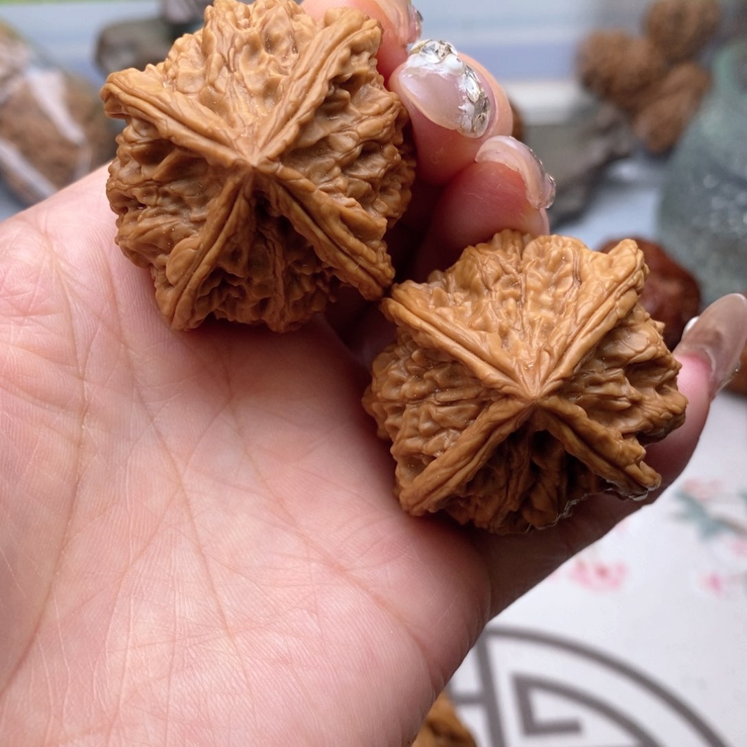 【闪购商品】文玩核桃把件四棱