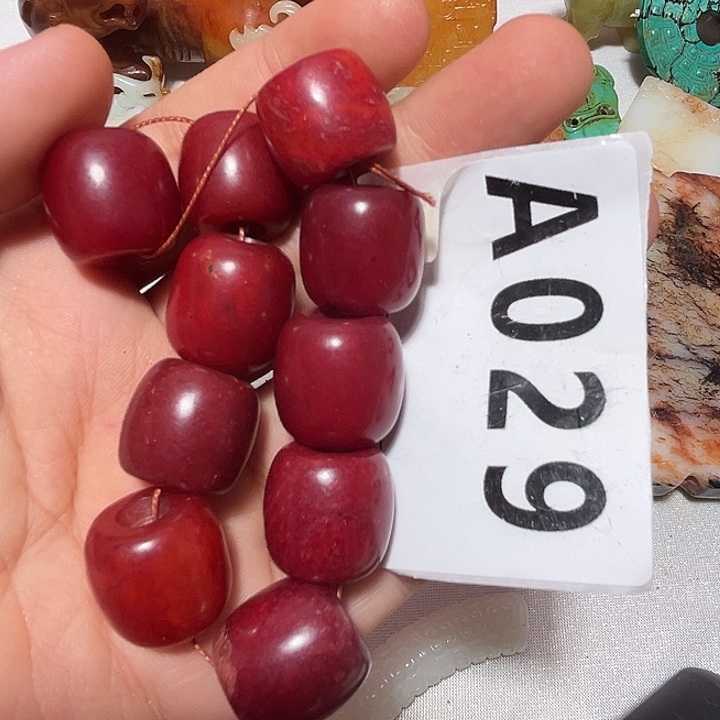 俊***产和田玉未镶嵌颈饰