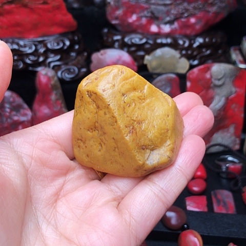 往***…昌化石昌化田黄石