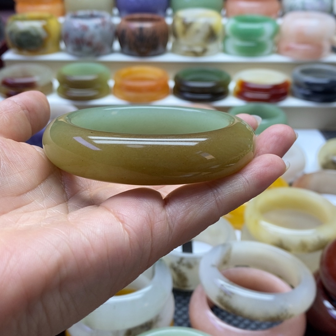 1***3石英质玉未镶嵌手镯