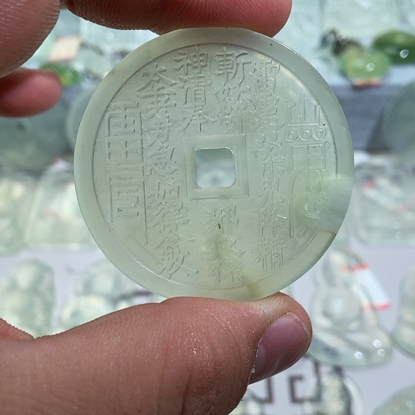 【闪购商品】蛇纹石玉颈饰合金