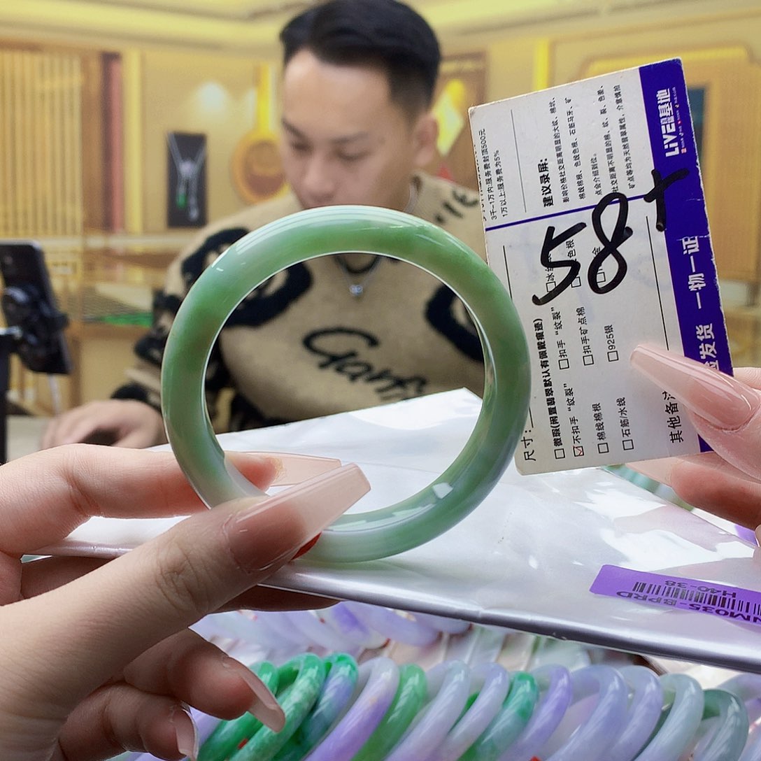翡翠未镶嵌手镯mn