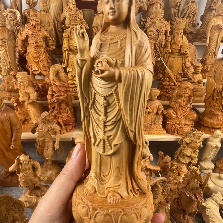 柏木（崖柏）善**?南海观音微瑕