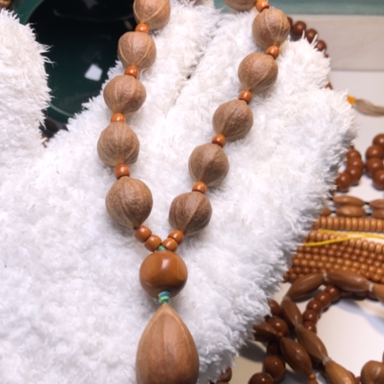 橄榄核吊坠1.6原皮手持