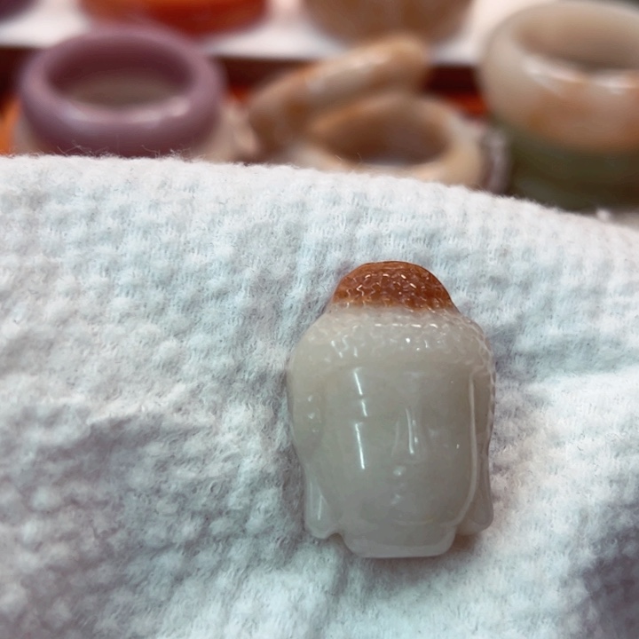 石英岩玉未镶嵌手镯