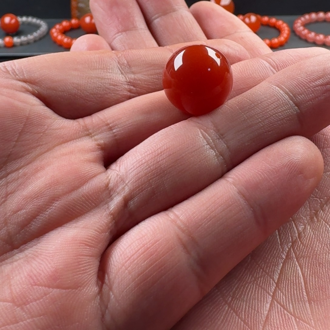 南红玛瑙未镶嵌圆珠16.7