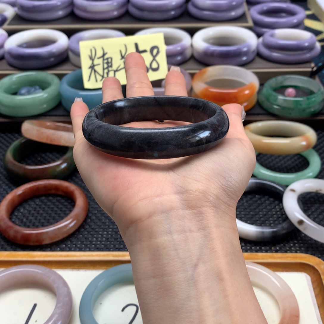 石英岩玉手镯未镶嵌