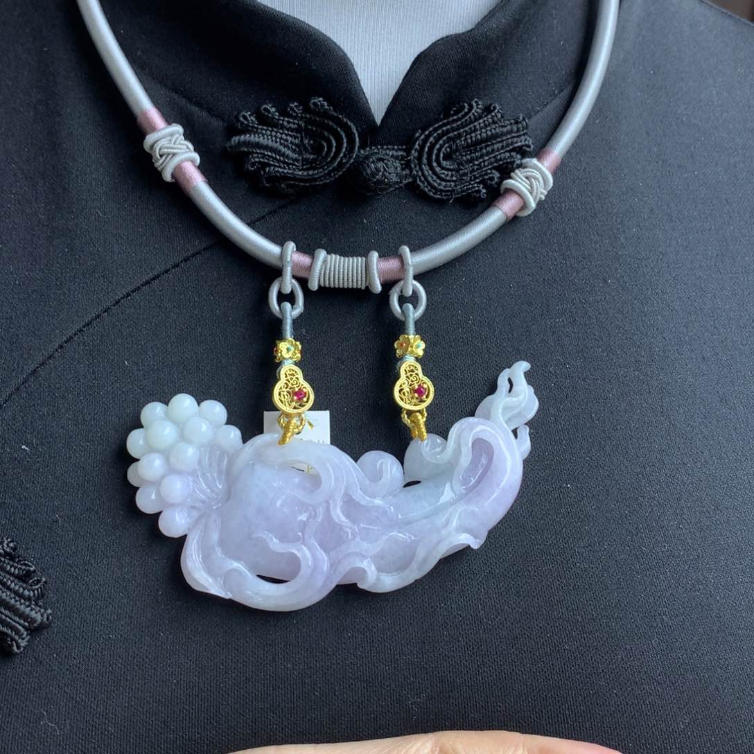 翡翠颈饰未镶嵌翡翠