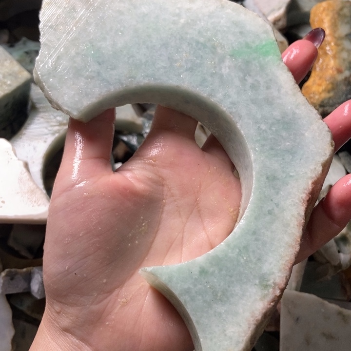 翡翠颈饰未镶嵌天然翡翠