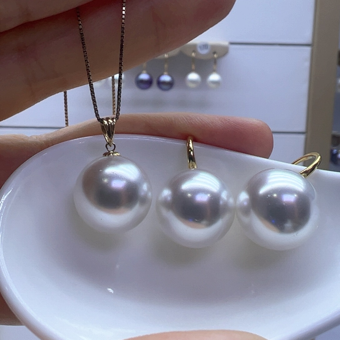 淡水珍珠18K金镶嵌吊坠(赠链)