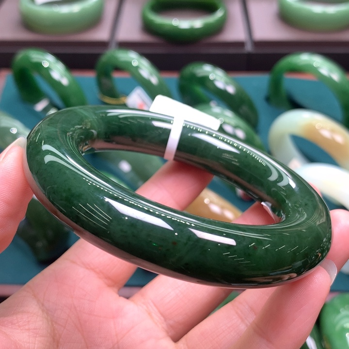 未镶嵌手镯和田玉（碧玉）