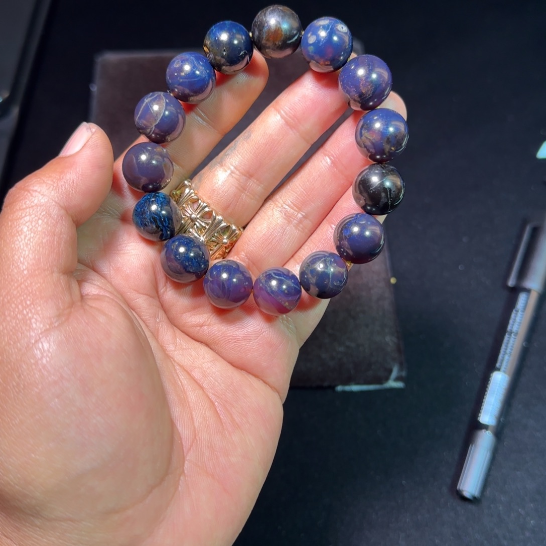 琥珀未镶嵌裸石琥珀