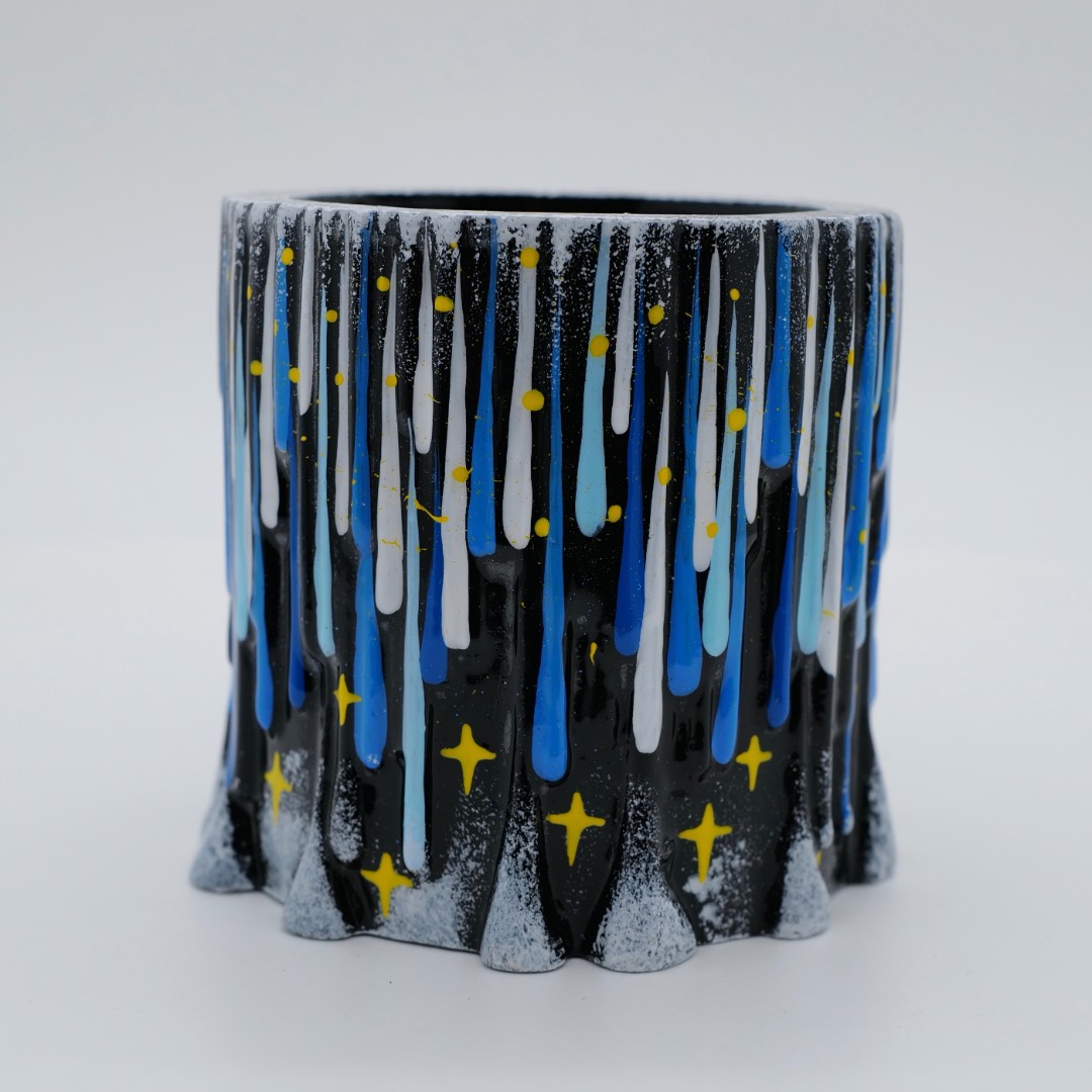 PM 王甜心工作室《树桩笔筒》石膏作品，仅一件（非王甜心本人绘画）