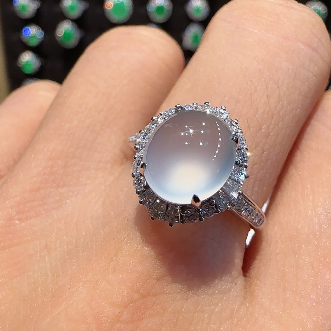 翡翠戒指18K金镶嵌戒指