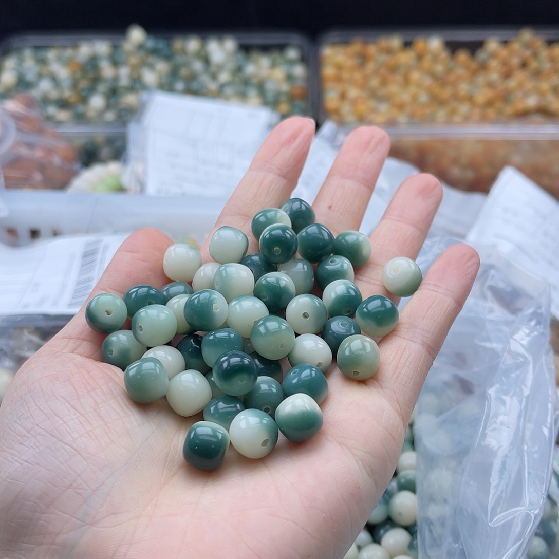 白玉菩提吊坠q10mm/100+10湖绿飘