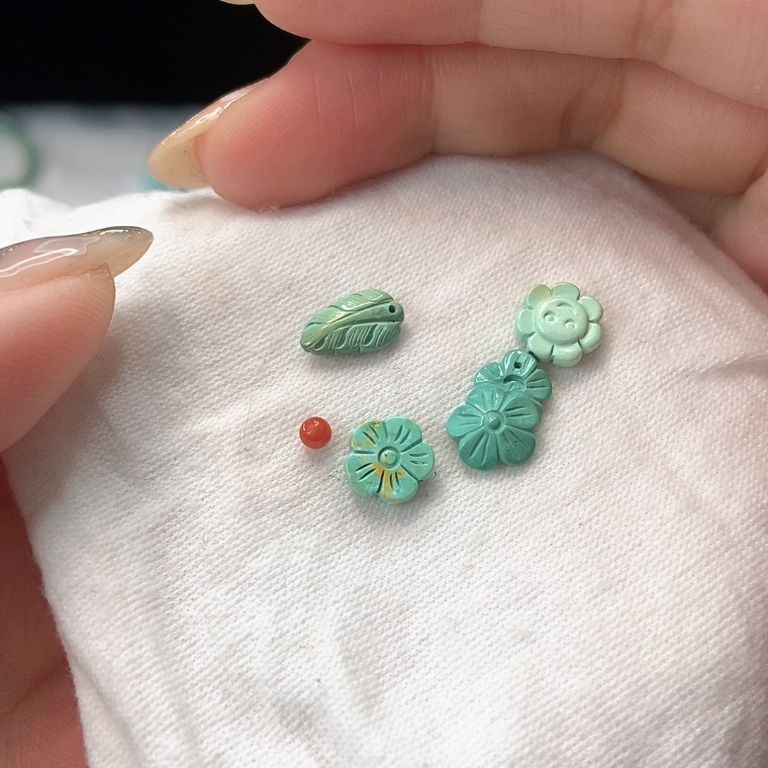 南红玛瑙未镶嵌珠宝奇石