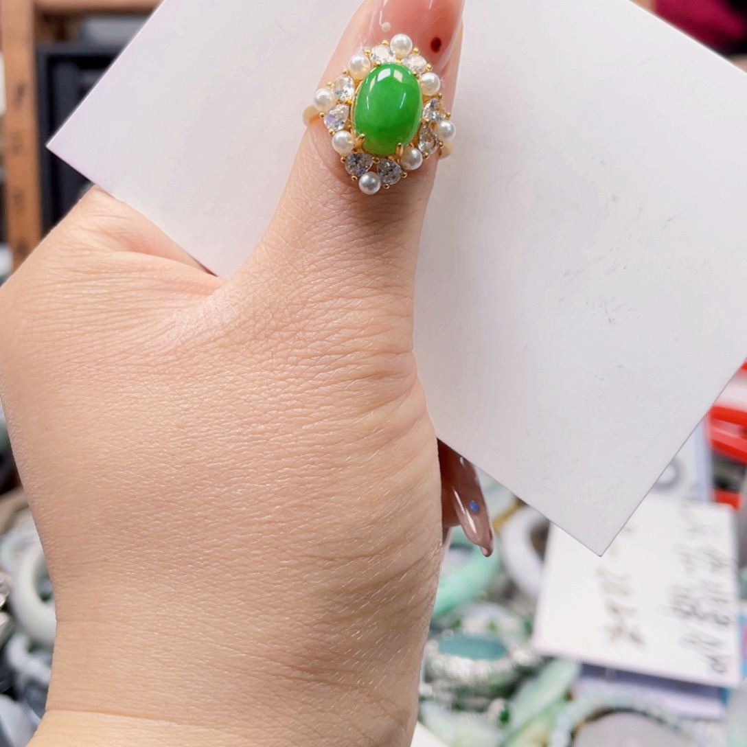 翡翠颈饰未镶嵌天然翡翠Ａ货