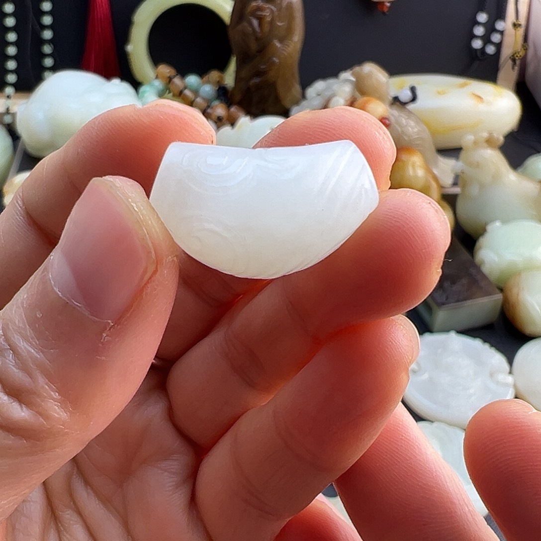 和田玉未镶嵌挂件