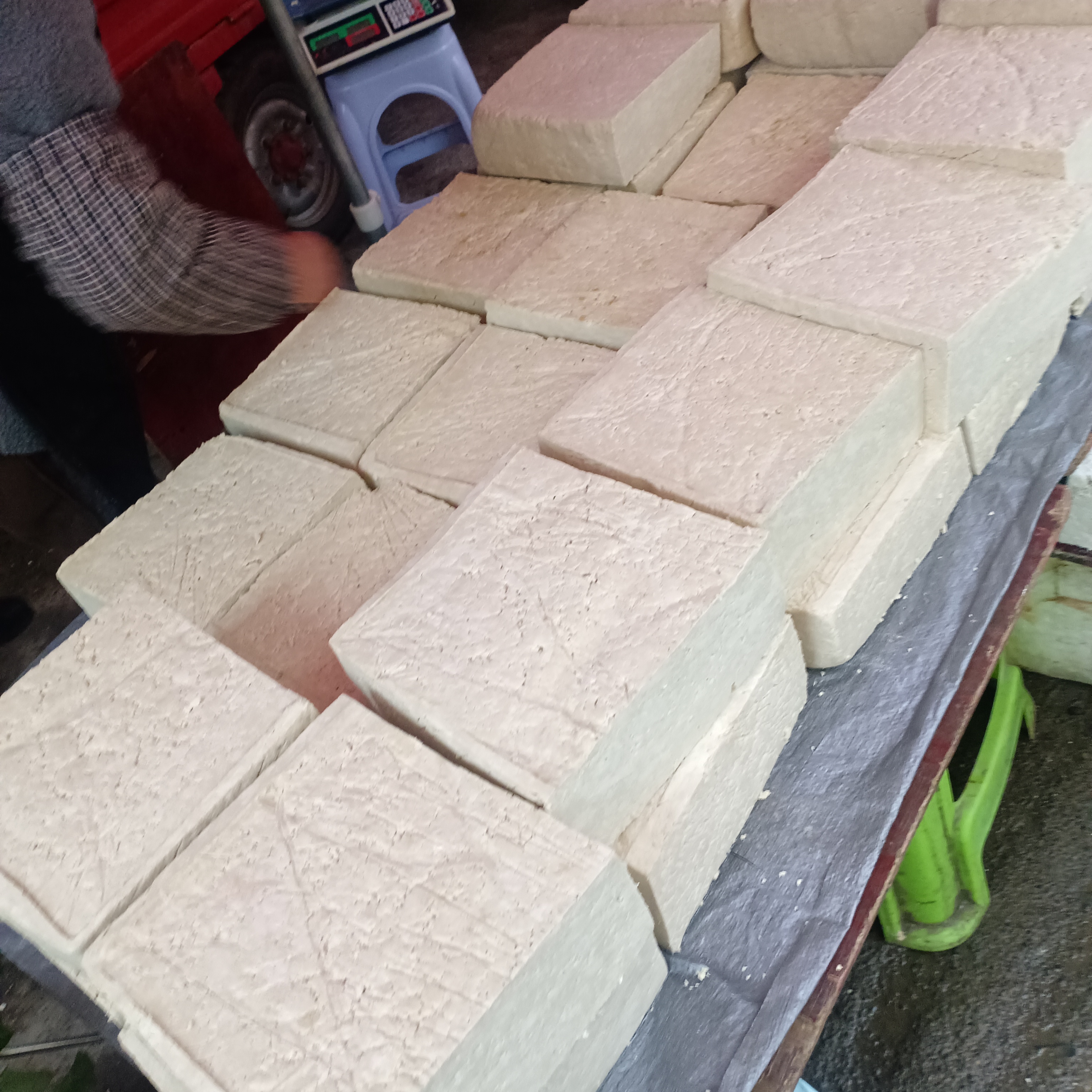 贵州地方特色酸汤豆腐