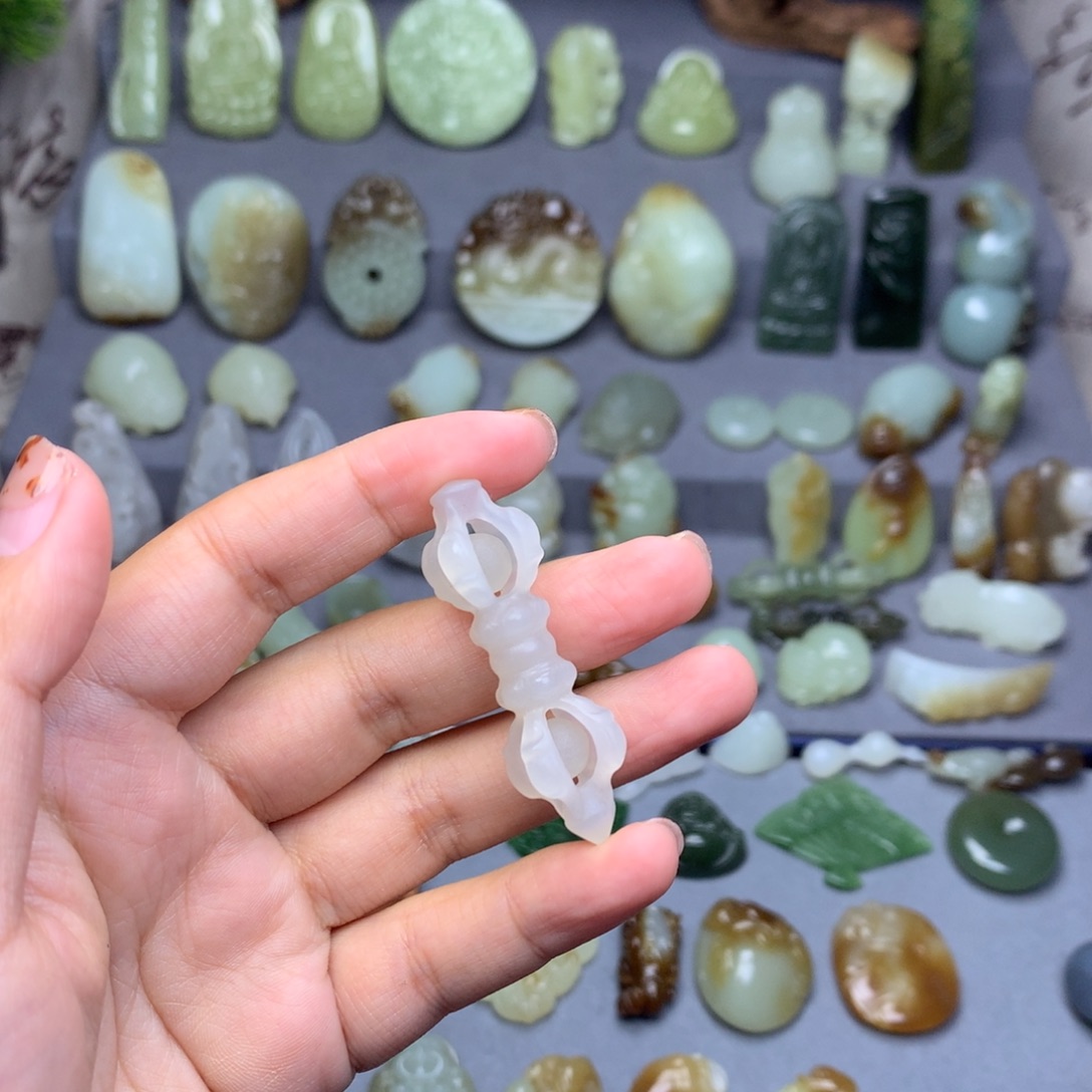 和田玉未镶嵌挂件