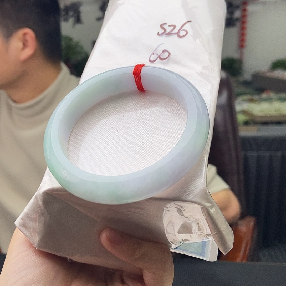 翡翠手镯未镶嵌拍一发一