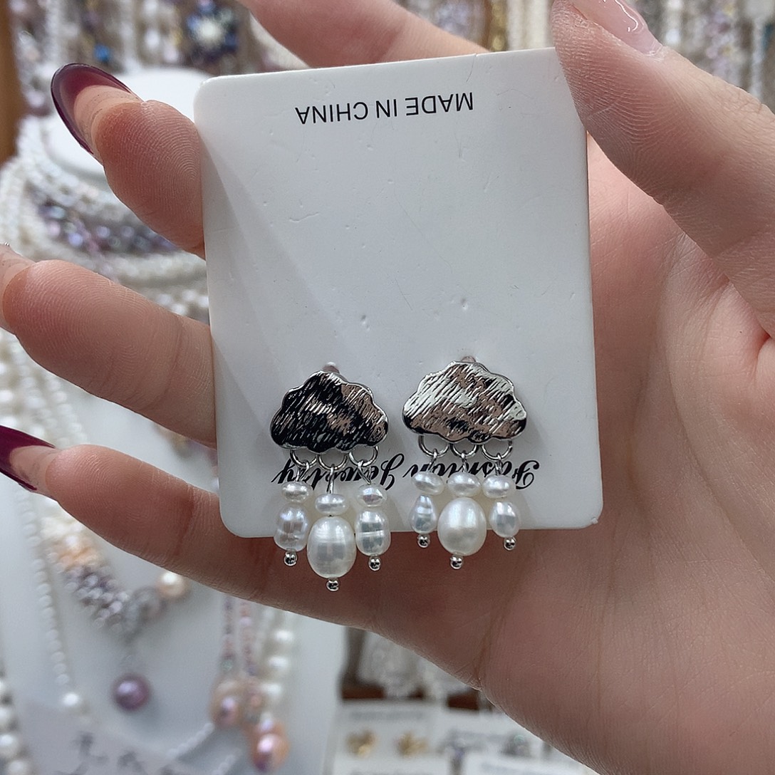 淡水珍珠银S925镶嵌耳饰