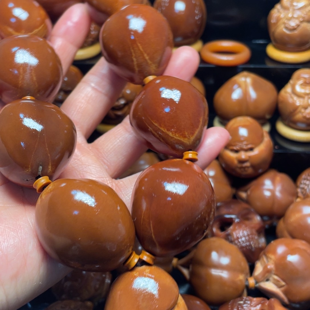 橄榄核手串/手链人**安一龙九鳳