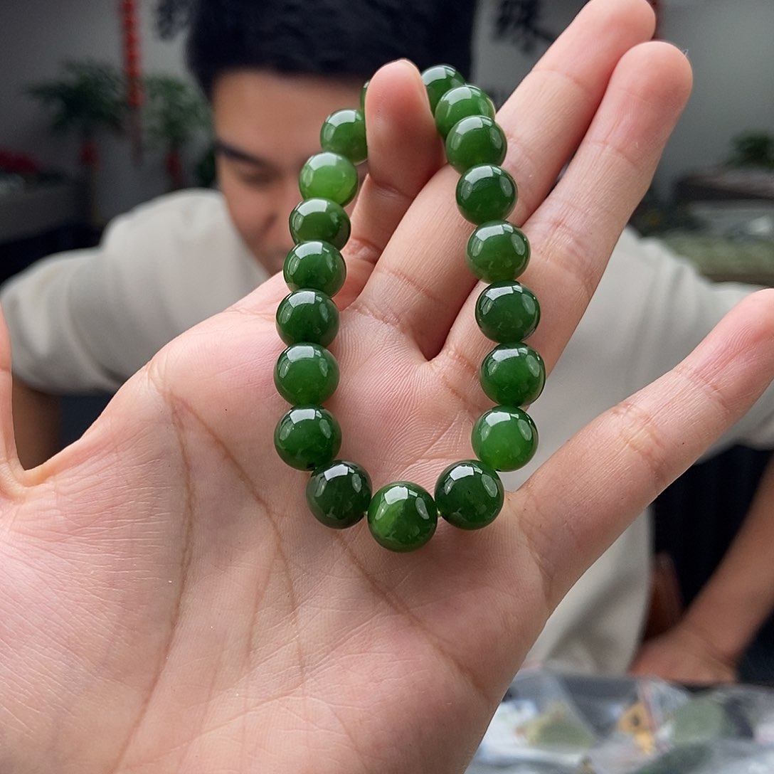 和田玉颜色多样性发拍一发一未镶嵌