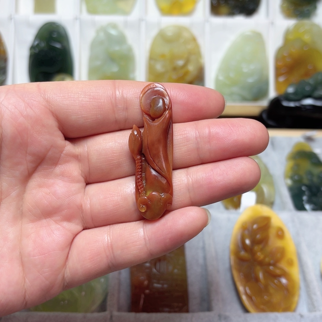 蛇纹石玉吊坠(不含链)未镶嵌