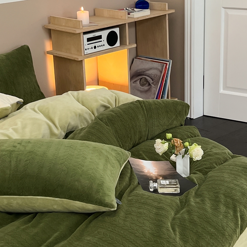 简约纯色立体雕花牛奶绒四件套亲肤柔软被套冬季保暖床单加厚床品