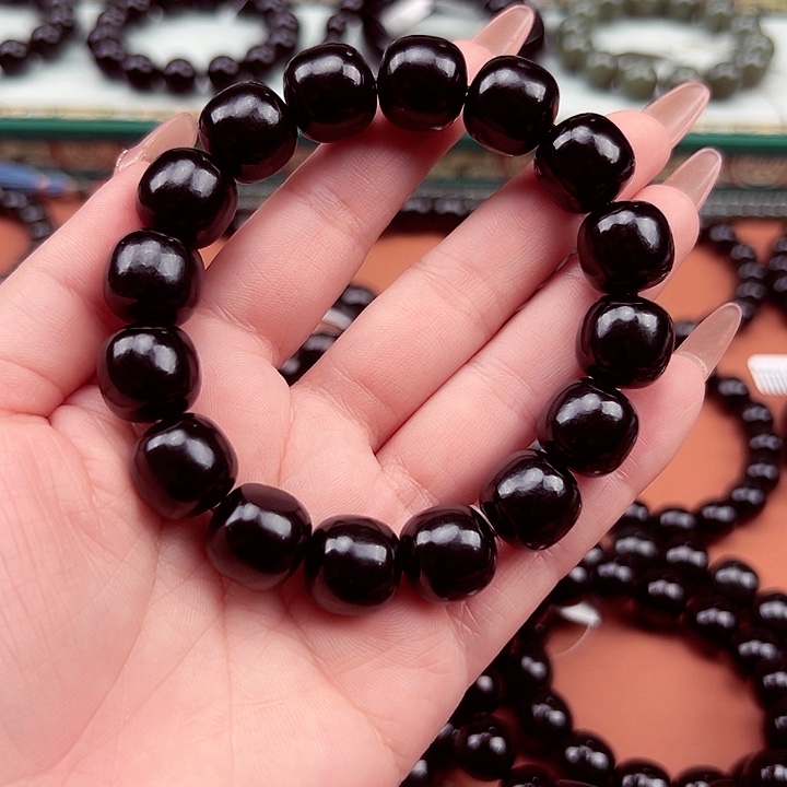 铭***哥和田玉未镶嵌手串