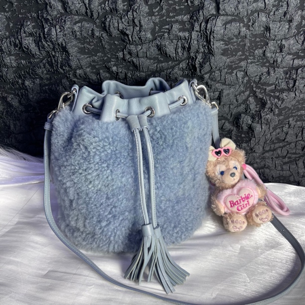 95新 MIU MIU/缪缪 缪缪蓝灰色毛绒抽绳水桶斜挎包