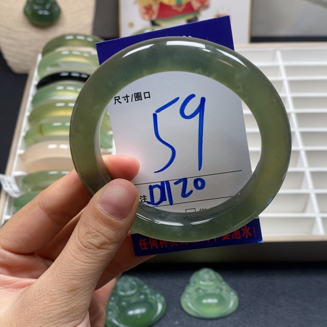 蛇纹石玉手镯未镶嵌